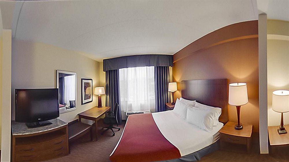 Holiday Inn Express Hotel & Suites Coralville By Ihg Exterior foto